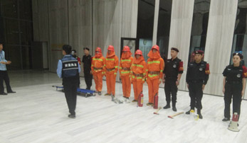  做好保安隊(duì)伍建設(shè)，提高保安隊(duì)伍素質(zhì)和服務(wù)水平 